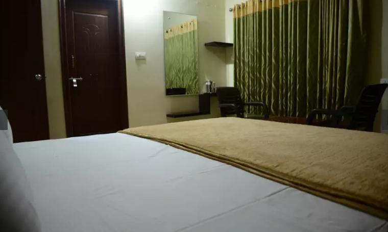 Maruthi Residency Inn & Restaurant ハイデラバード エクステリア 写真